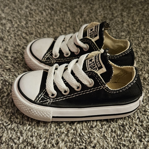Converse Baby Sneakers - Picture 2 of 7